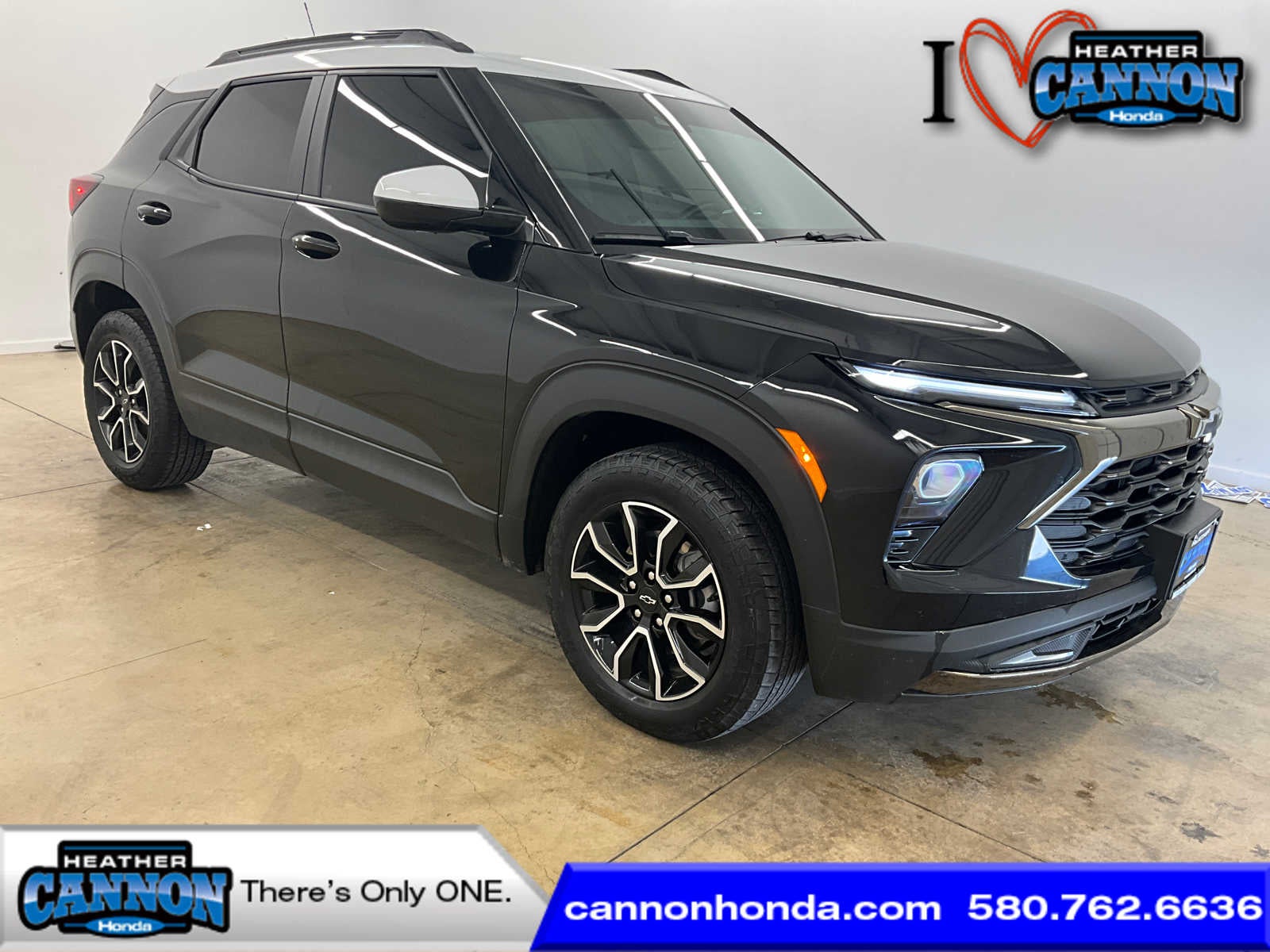 2025 Chevrolet Trailblazer ACTIV in Mosaic Black Metallic — front three-quarter view